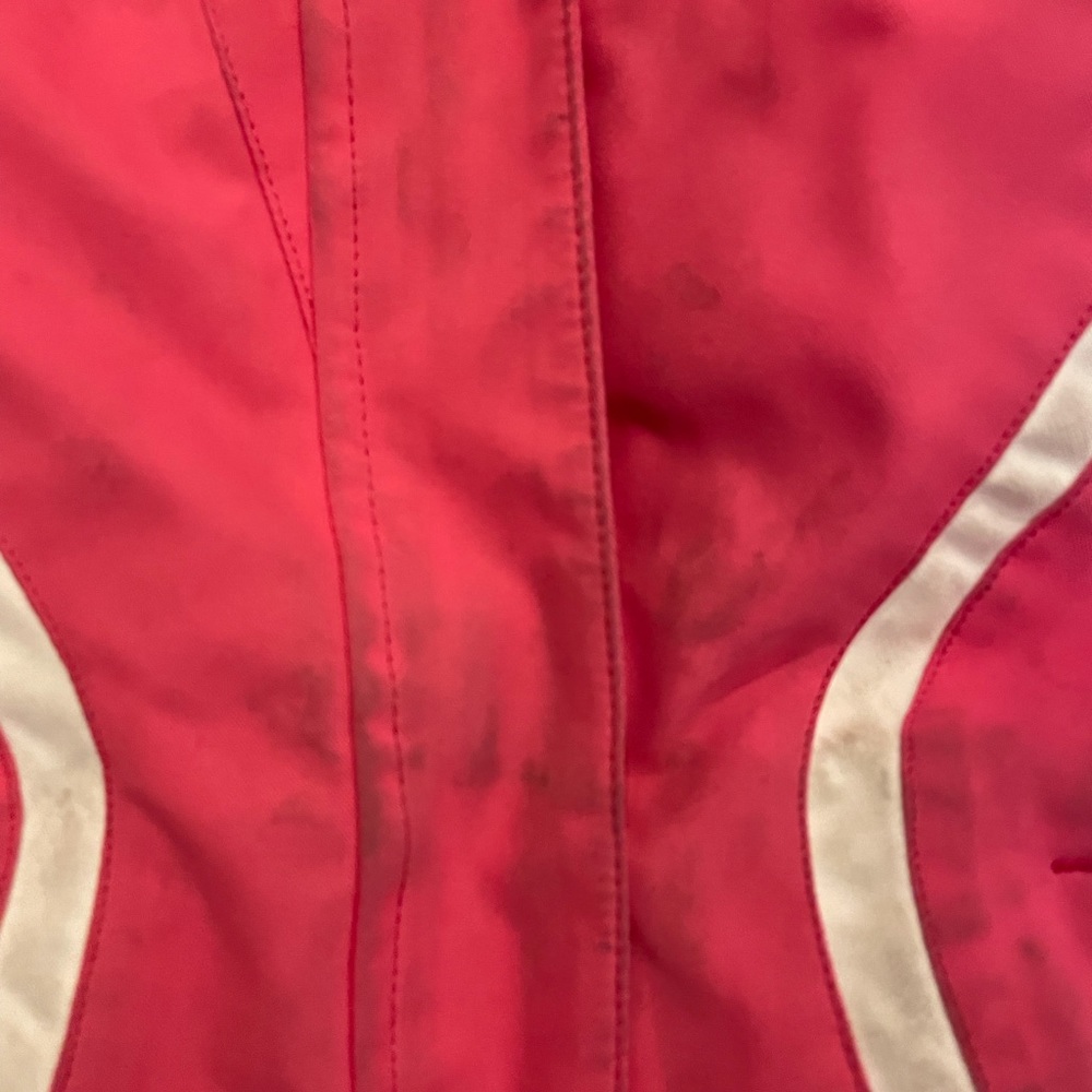 wear on the front of the jacket